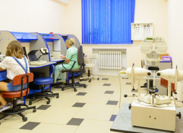 Аппаратное лечение зрения